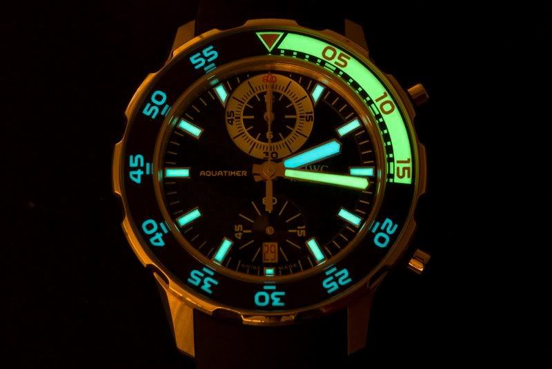 i711.photobucket.com/albums/ww115/benjohnsonphotos/RedGoldAquatimerChronograph.jpg