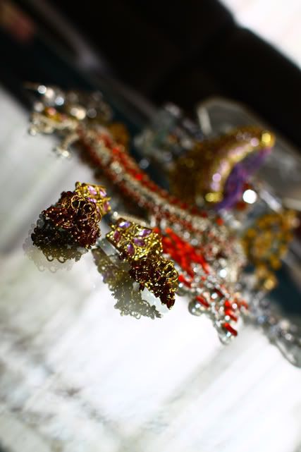 IMAGE: http://i711.photobucket.com/albums/ww119/GFX-Kuri/Random/3.jpg