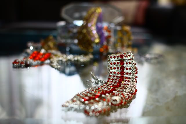 IMAGE: http://i711.photobucket.com/albums/ww119/GFX-Kuri/Random/4.jpg