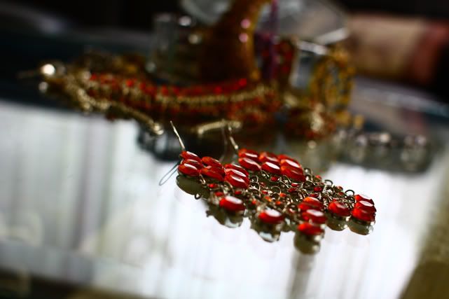 IMAGE: http://i711.photobucket.com/albums/ww119/GFX-Kuri/Random/8.jpg