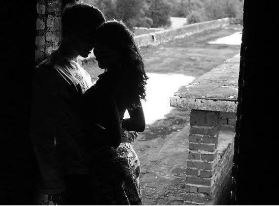 lovig couples photo: couples --embrace--black-and-white--Comments-4--wow--Sexy-Pics--ludzie--black-n-white--black--white--romantic-couple--VARIADOS--romantyczne--roma-1.jpg